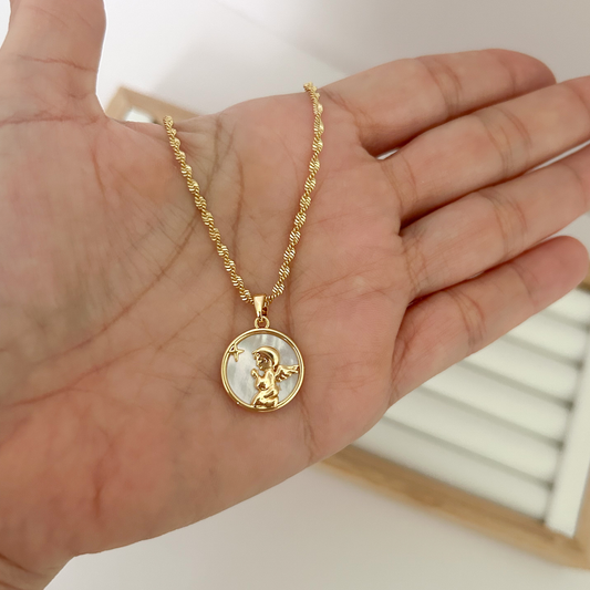 Delicate gold guardian angel pendant necklace on fine gold chain — Citrika