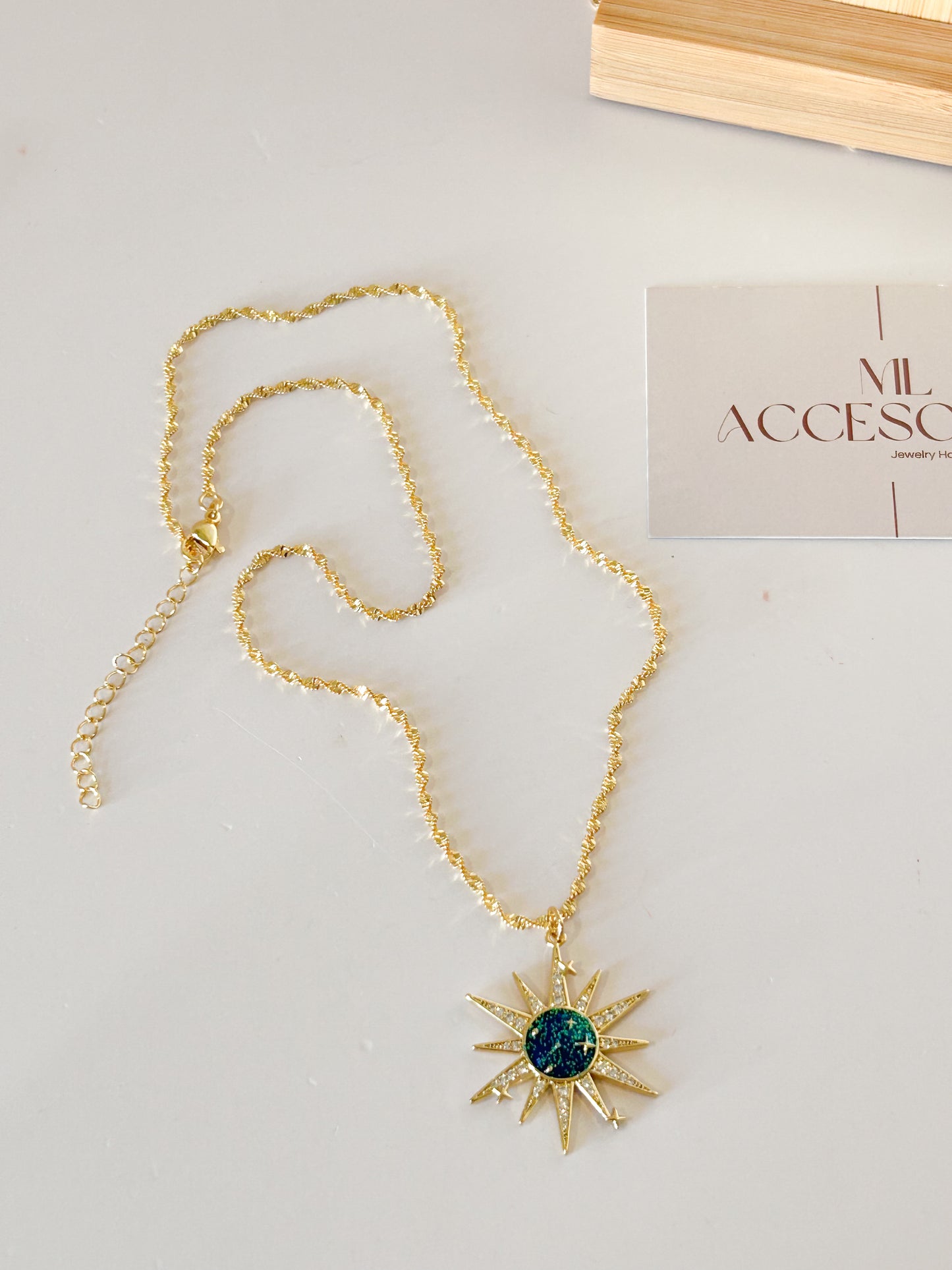 Radiant Sun Necklace – Everyday Light & Meaningful Gift