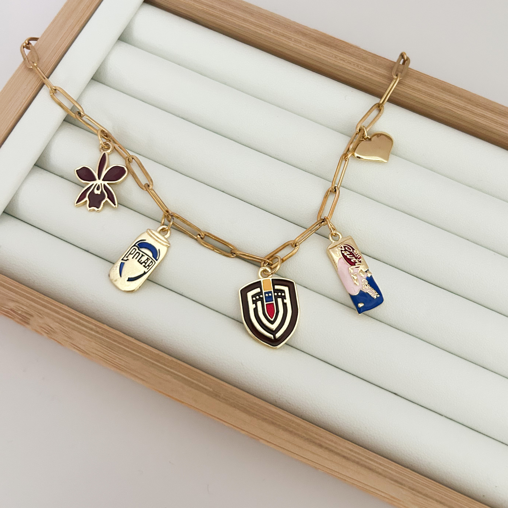 Venezuela charm necklace, Venezuelan jewelry necklace, gold Venezuela necklace for women, colorful Venezuela charms, trendy Venezuelan necklace aesthetic