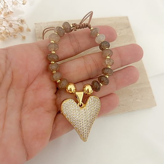 Beaded bracelet with stone-imitation beads and oversized pavé heart pendant