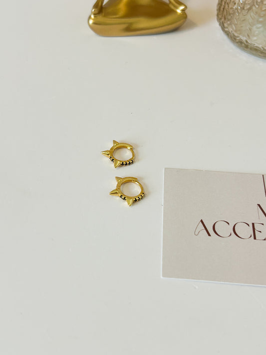 Star Charm Mini Hoop Earrings – Everyday Gold