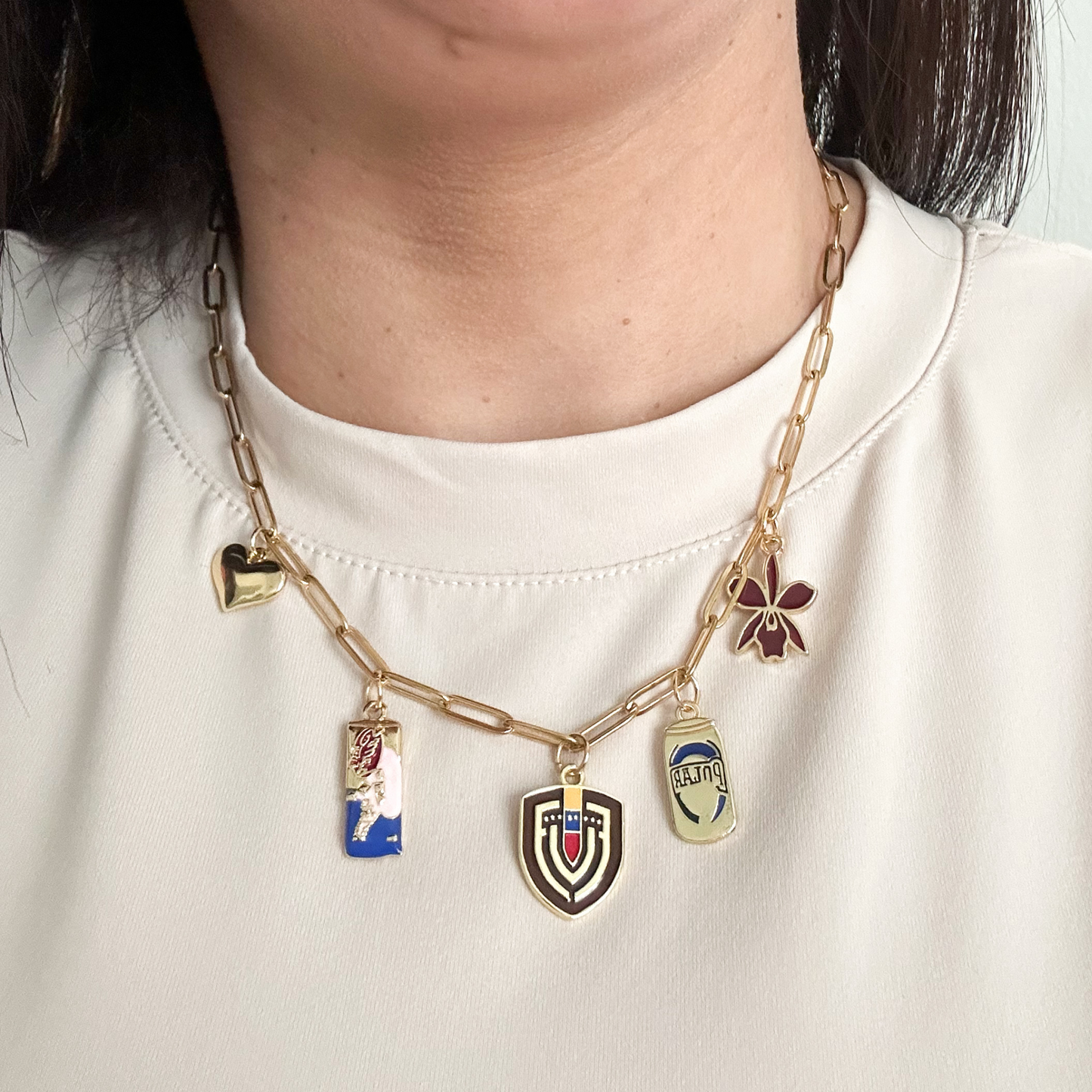 Venezuelan pride necklace, colorful charm necklace aesthetic, chic Venezuela jewelry gift, modern layered necklace women, stylish gold necklace for daily wear 