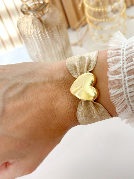 Amore Gold Heart Bracelet – Minimal Everyday Jewelry Gift
