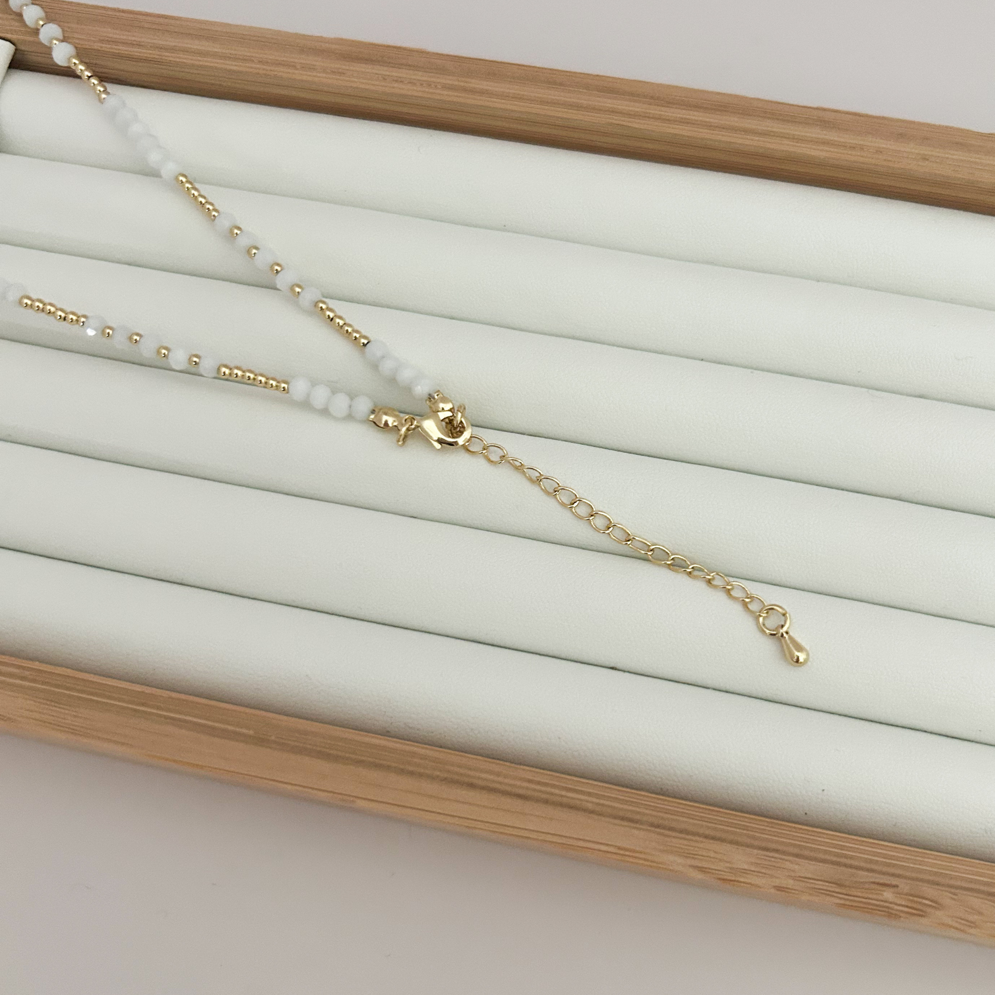 minimalist pearl necklace aesthetic, modern gold charm necklace, cute dainty necklace gift, elegant everyday accessory, feminine layered jewelry