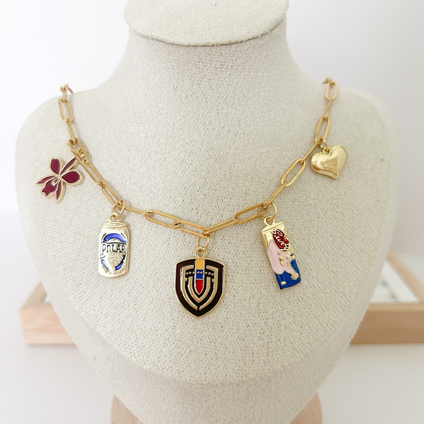 Venezuela charm necklace, Venezuelan jewelry necklace, gold Venezuela necklace for women, colorful Venezuela charms, trendy Venezuelan necklace aesthetic