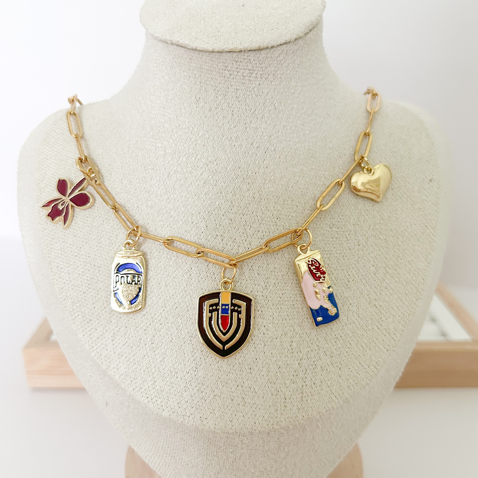 Venezuela charm necklace, Venezuelan jewelry necklace, gold Venezuela necklace for women, colorful Venezuela charms, trendy Venezuelan necklace aesthetic