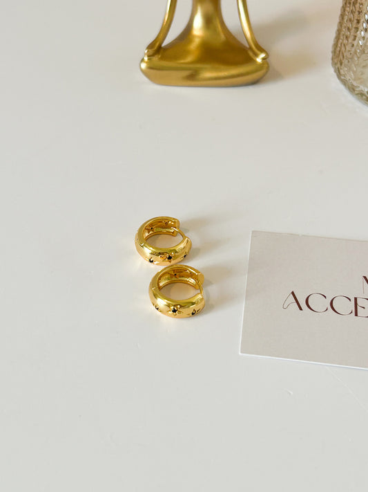 Gold Mini Hoop Earrings – Everyday Essential